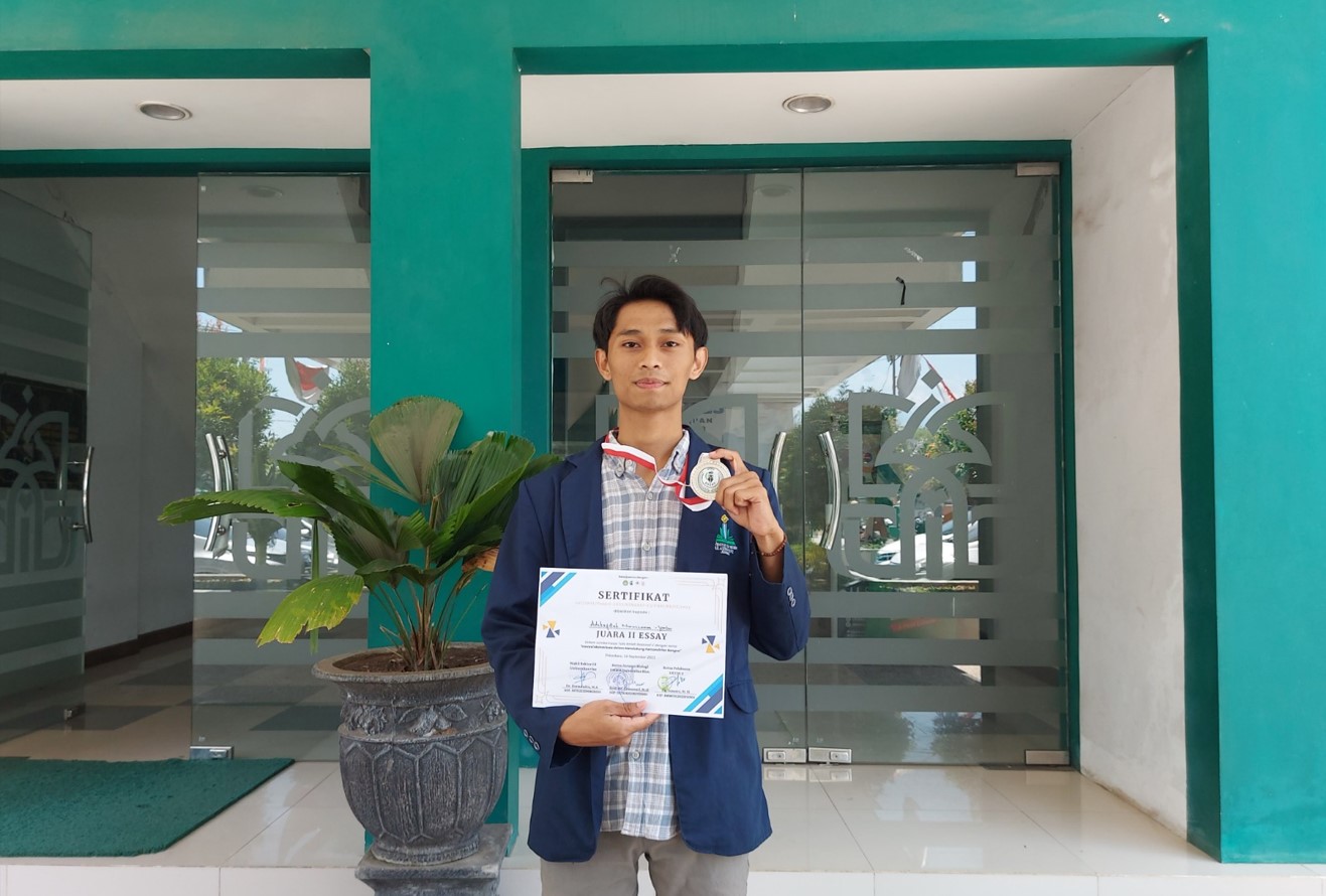 MENGUSUNG TEMA RELEVANSI MBKM DENGAN INOVASI, MAHASISWA TADRIS BIOLOGI BERHASIL RAIH JUARA 2 LOMBA ESAI NASIONAL